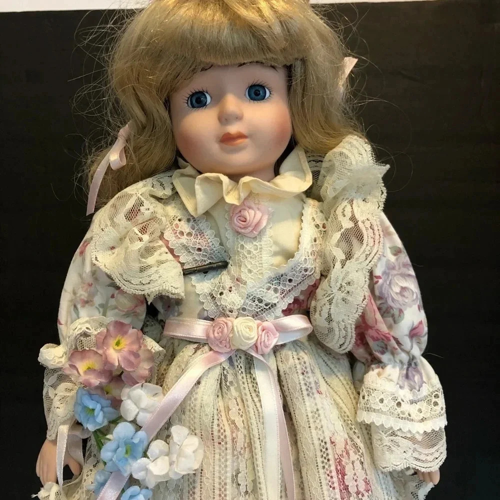 Vintage doll - Picture 3 of 8